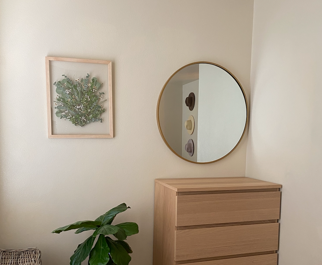 Photo of Preserved wedding bouquet in bedroom